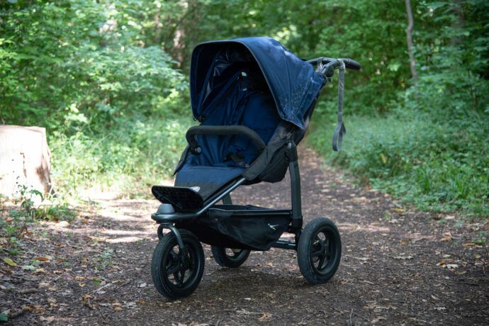 tfk mono sportkinderwagen marine, tfk mono im wald,
