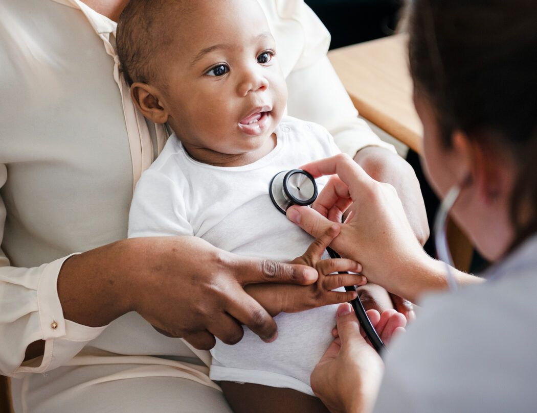 baby bei der kinderärztin, baby untersuchung, u4 untersuchung