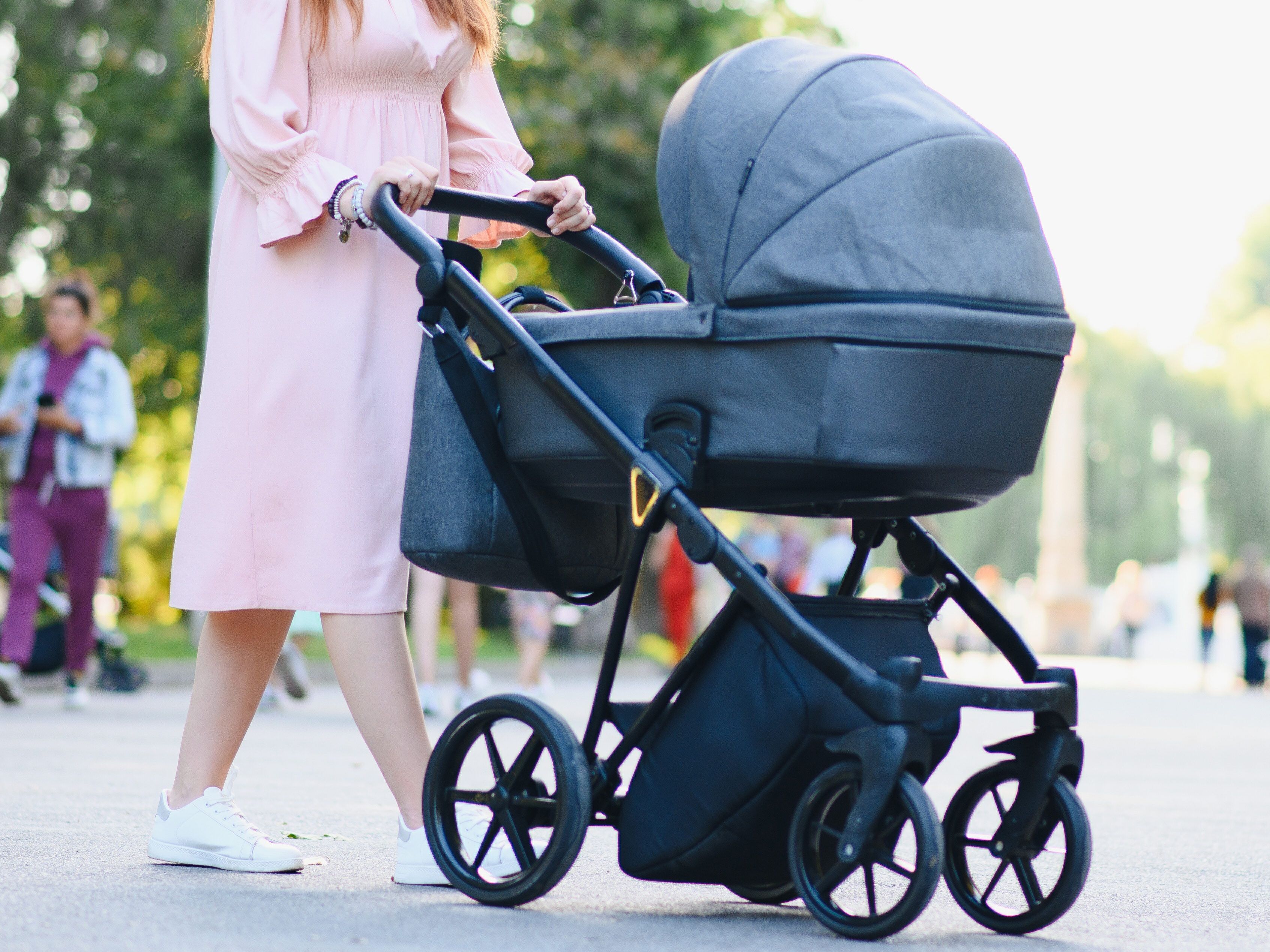 doona kinderwagen Doona - Car seat and baby carriage in one main image 1