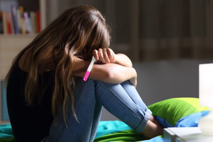 teenager schwanger, minderjährig schwanger, jungendliche schwanger, schwangerschaft mit 16, schwangerschaft mit 17, schwanger mit 18, schwanger mit 19
