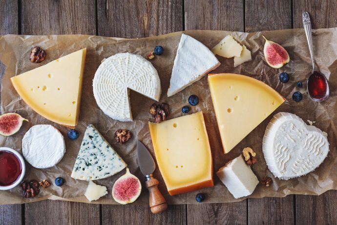 käse schwangerschaft welche sorten, mozzarella parmesan frischkäse schmelzkäse gouda emmentaler weichkäse bergkäse cheddar hirtenkäse raclette