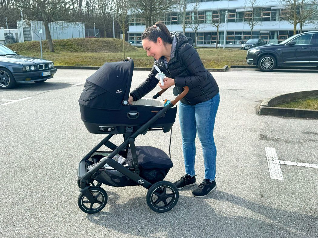 auto babywanne joie calmi r129 test auf kinderwagen vinca