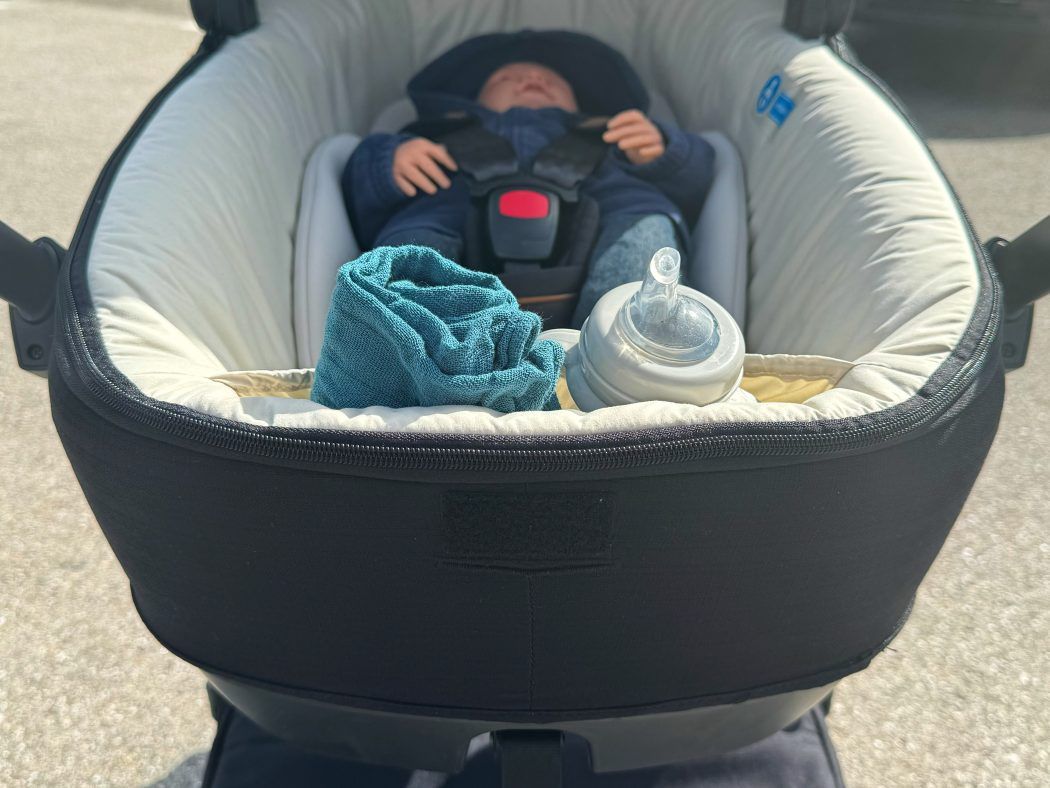 calmi r129 flasche tuch im staufach der auto babywanne