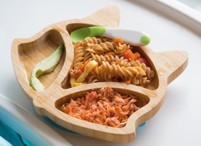 baby pasta rezept 6 monate nudel gericht in babyteller mit löffel