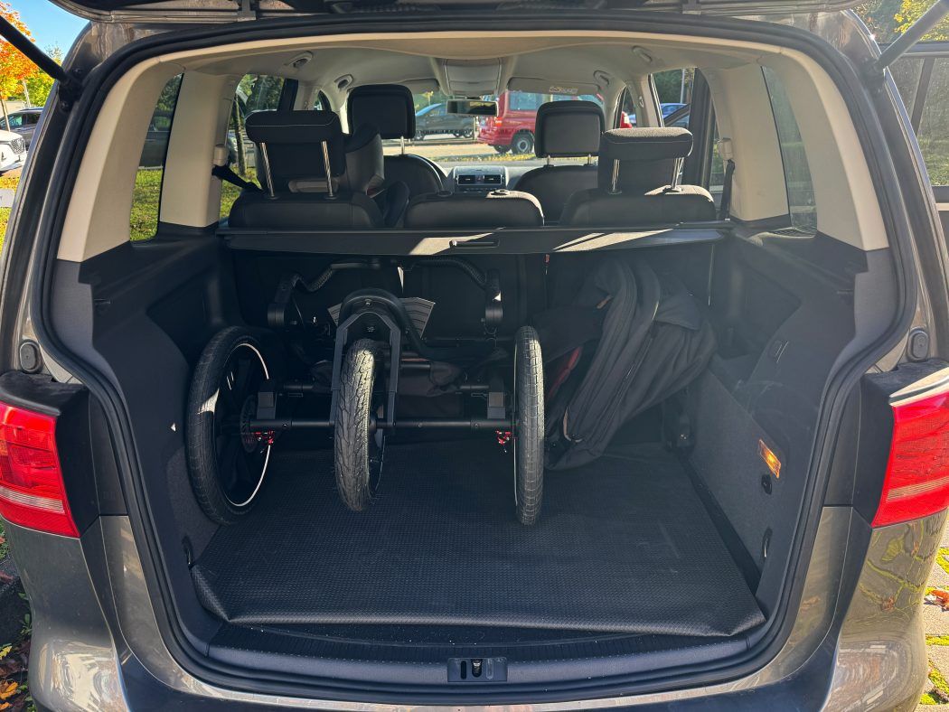 tfk pro test jogger kinderwagen zusammengeklappt kofferraum