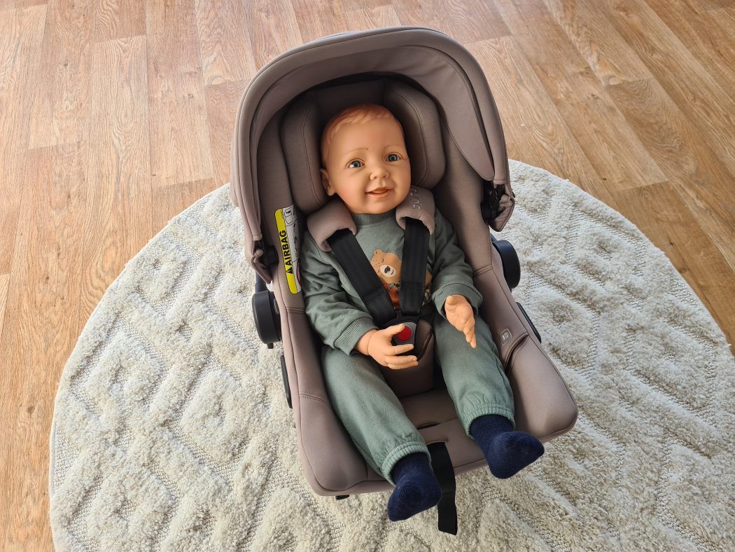 baby 12 monate in babyschale nuna pipa urbn