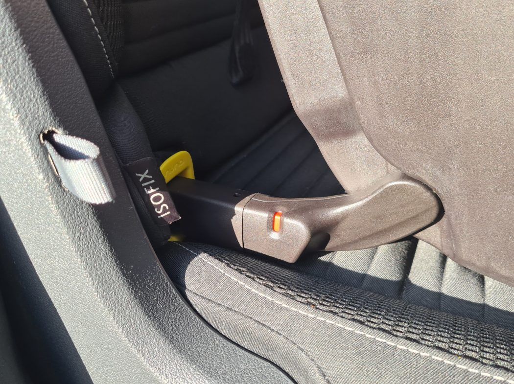 isofix anzeige rot pipa urbn installation im auto