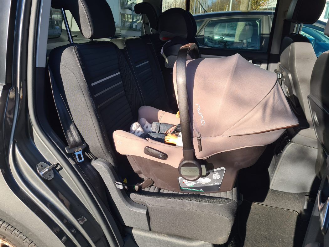 nuna pipa urbn test installation im auto mit isofix