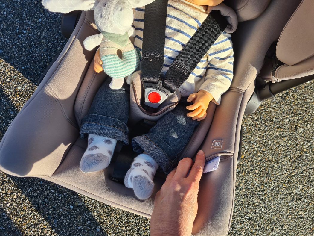seitenfach für bedienungsanleitung pipa urbn babyschale