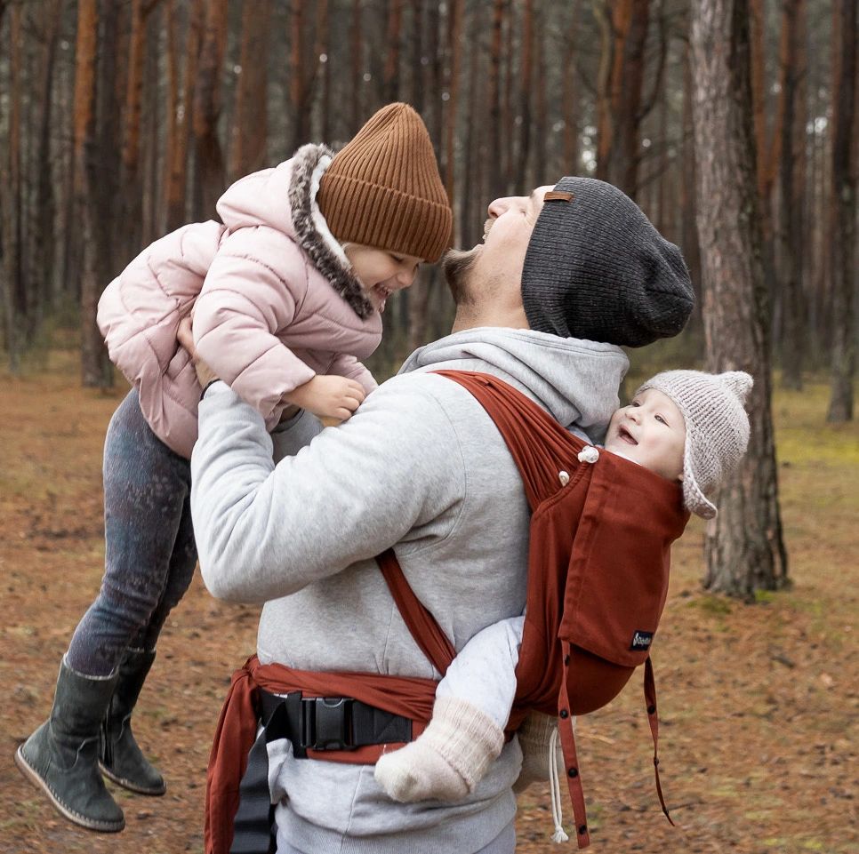 didymos didyklick 4U babtrage rücken, vater trägt baby in rückentrage von didymos