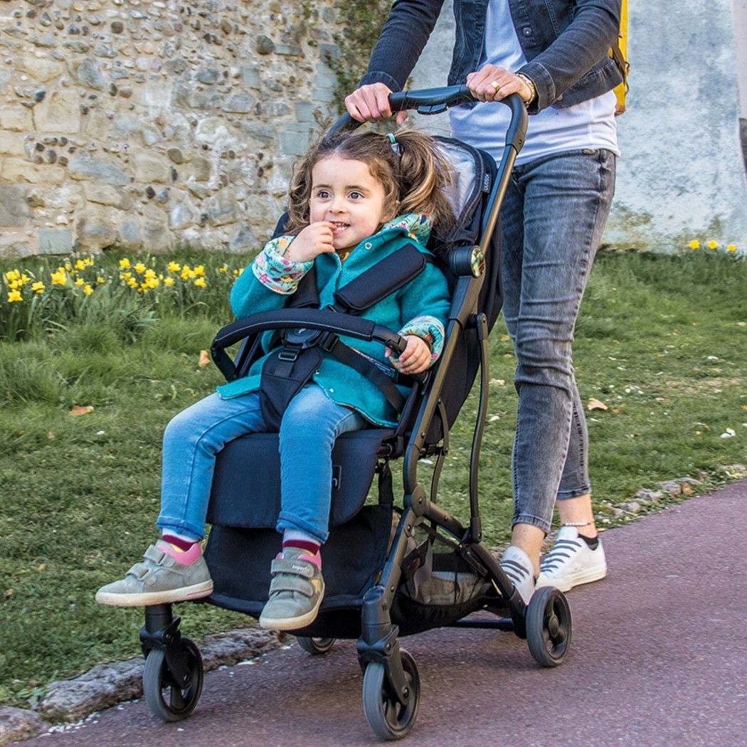 Osann Vegas Reisebuggy mit Liegefunktion im Test, kleiner leichter Buggy mit kleinem Packmaß