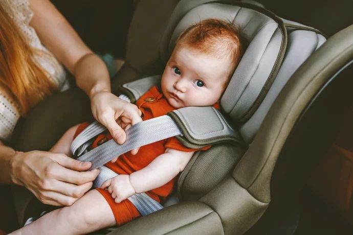 adac kindersitz test 2025 testsieger babyschale, stiftung warentest