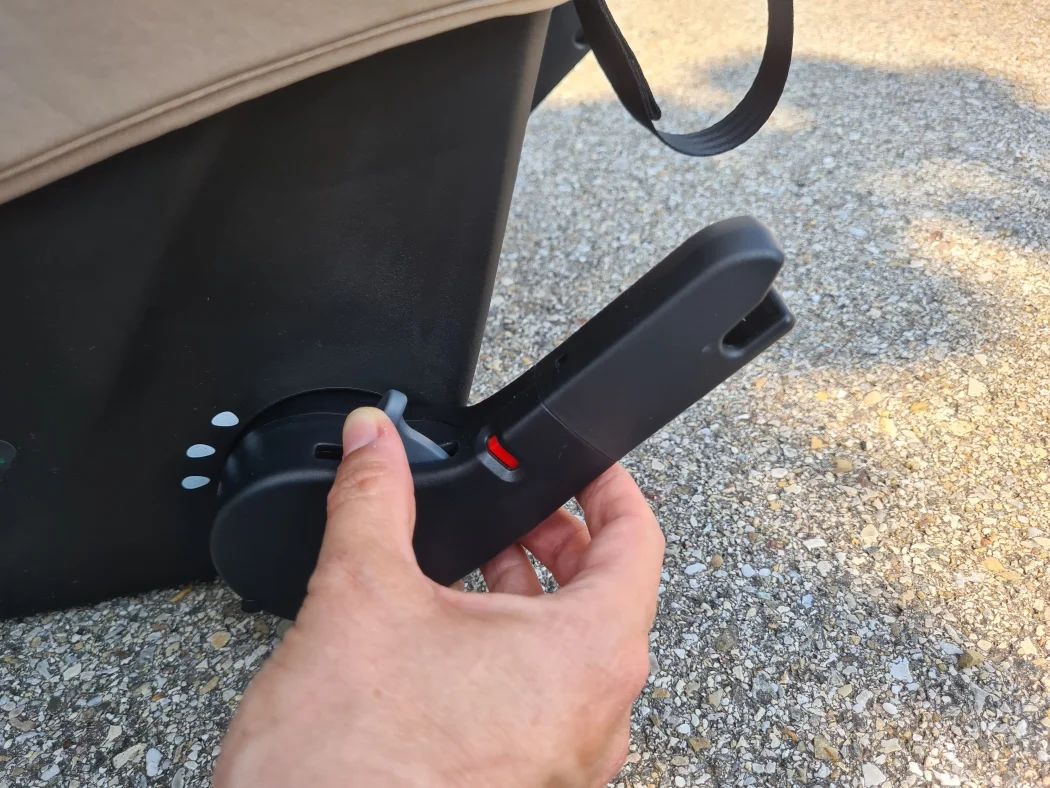 isofix konnektor ausklappen sprint babyschale test