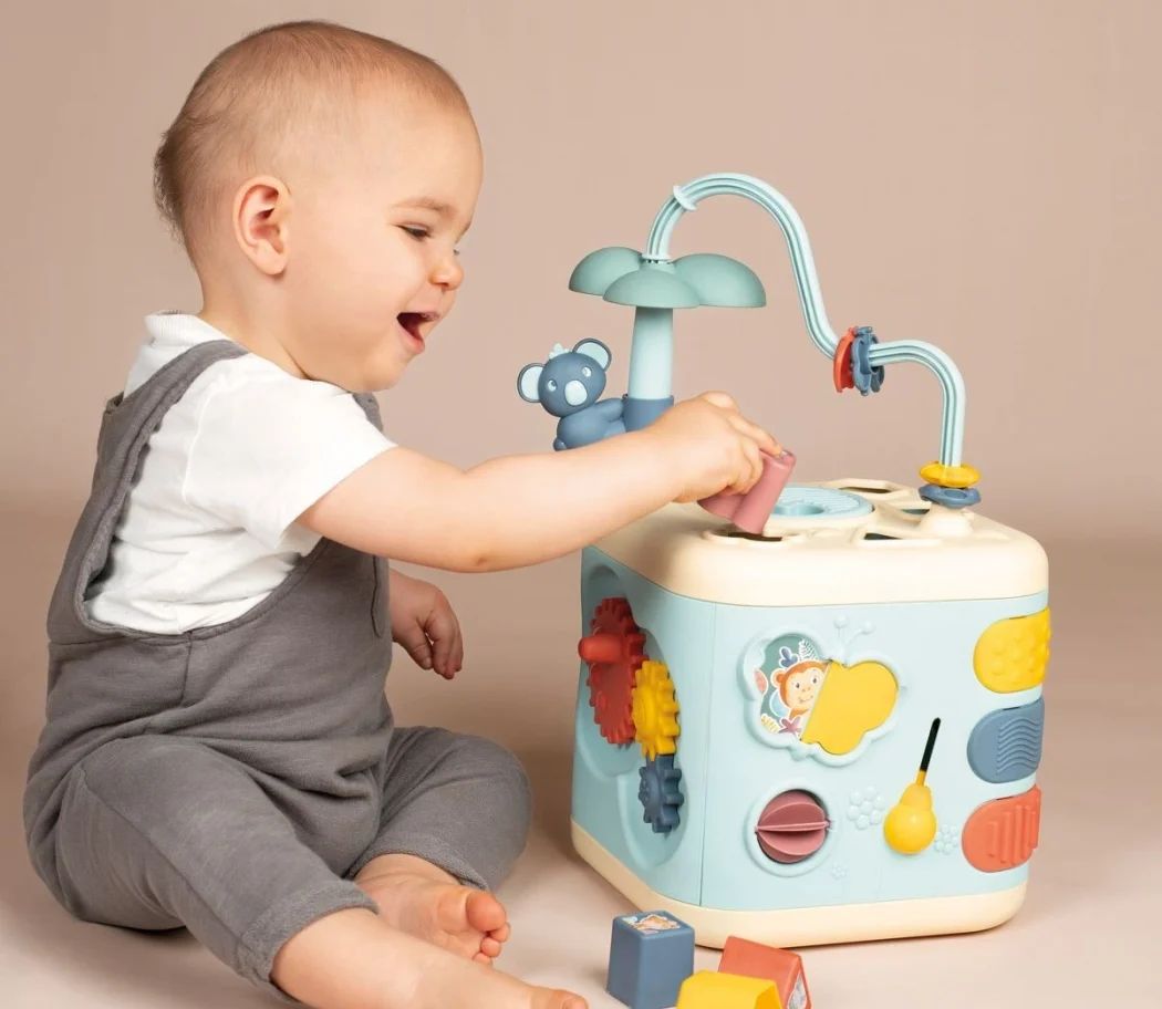 weihnachtsgeschenk kleinkind smoby-toys-motorikwurfel-explor-cube