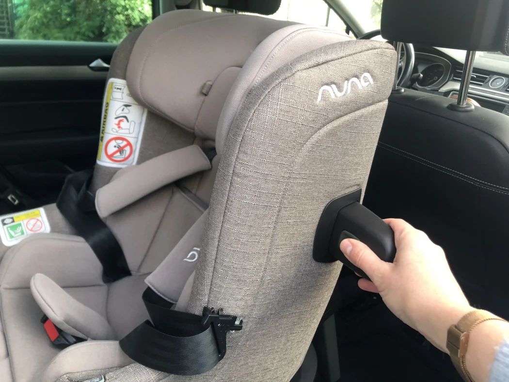 Sietneaufprallschutz am Nuna Todl next Kindersitz im Test