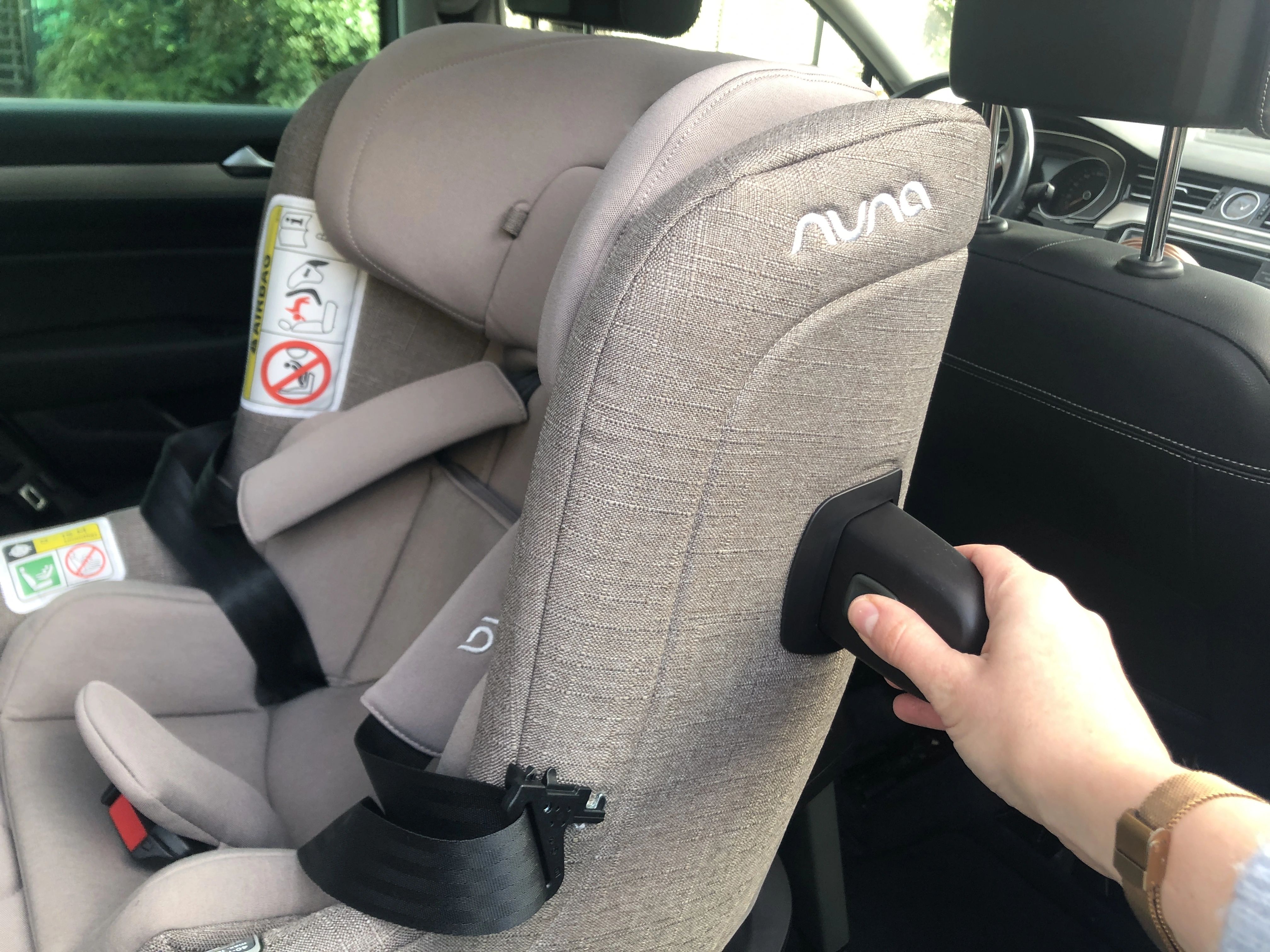 Sietneaufprallschutz am Nuna Todl next Kindersitz im Test