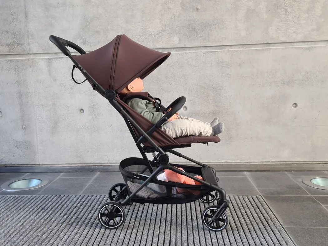 carbon reisebuggy hauck lite n care seitenansicht