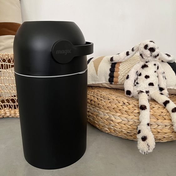 Magic Magic Majestic odorless diaper pail - for conventional bin liners incl. 1 roll with 15 original Magic diaper liners - Black