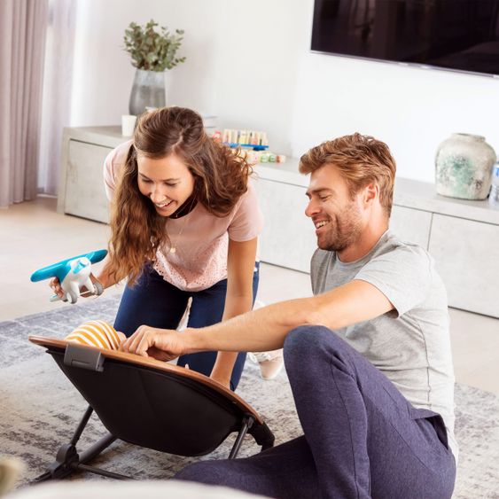 Maxi-Cosi 2- in 1 -Babywippe Kori ab der Geburt mit Neugeborenen-Inlay nur 2,3 kg - Essential Graphite