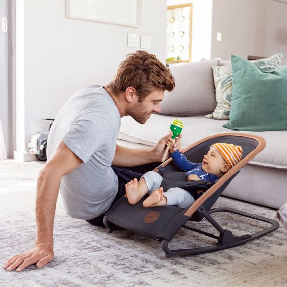 Maxi-Cosi 2- in 1 -Babywippe Kori ab der Geburt mit Neugeborenen-Inlay nur 2,3 kg - Essential Graphite