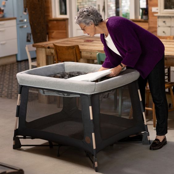 Maxi-Cosi 3 in 1 Reisebett Swift Reisebett, Beistellbett, Laufstall mit Matratze & Tragetasche nur 7 kg - Beyond Graphite