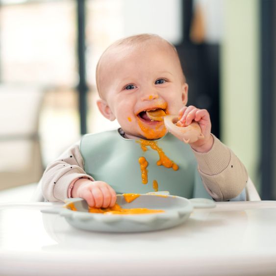 Maxi-Cosi 8in1 high chair Moa growing from 6 months-5 years high chair, booster seat, table, chair & stool - Beyond White