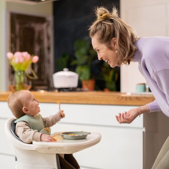 Maxi-Cosi 8in1 high chair Moa growing from 6 months-5 years high chair, booster seat, table, chair & stool - Beyond White