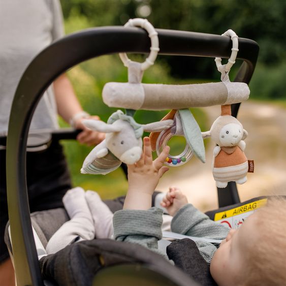 Maxi-Cosi Babyschale Babyschale CabrioFix i-Size ab Geburt - 12 Monate (40-75 cm) & Sitzverkleinerer, Sonnenverdeck inkl. Fehn Activity-Trapez Esel & Schaf - Essential Black