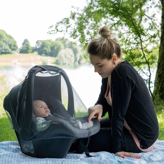 Maxi-Cosi Babyschale Babyschale CabrioFix i-Size ab Geburt - 12 Monate (40-75 cm) & Sitzverkleinerer, Sonnenverdeck, Regenschutz, Insektenschutz - Essential Black