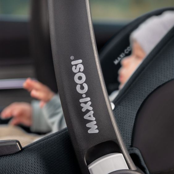 Maxi-Cosi Babyschalen-Set CabrioFix i-Size ab Geburt-12 Monate (40-75 cm) i-Size Base, Polsterschutz,Sommerbezug - Essential Graphite
