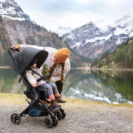 Maxi-Cosi Passeggino Lara² con chiusura automatica, posizione reclinabile, fino a 22 kg, solo 6,3 kg - Essential Graphite