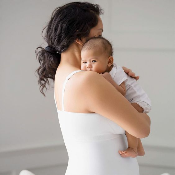 Medela Komfort-Top für Schwangerschaft und Stillzeit - Weiß - Gr. S
