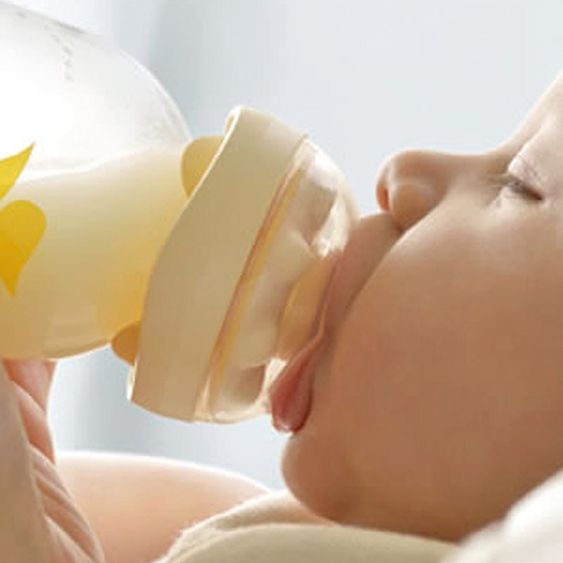 Medela PP-Flasche 250 ml mit Muttermilchsauger Calma