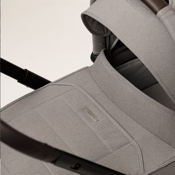 Mutsy Kombi-Kinderwagen Icon Silber Griff Brown inkl. Babywanne, Sportsitz & XXL Zubehörpaket - Leisure Fjord