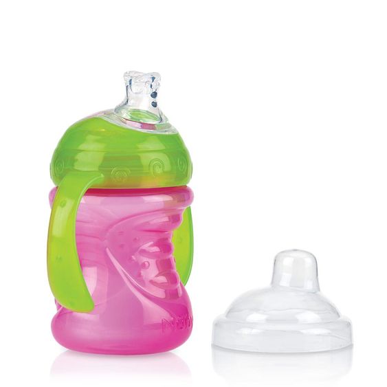 Nuby Trinklern-Becher 240 ml auslaufsicher mit Silikon-Mundstück - verschiedene Farben