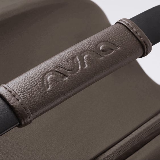 Nuna Seggiolino auto per neonati PIPA next i-Size dalla nascita fino a 13 kg (40 cm - 83 cm) incl. riduttore seduta, tendina parasole con Dream Drape solo 2,8 kg - Castagna