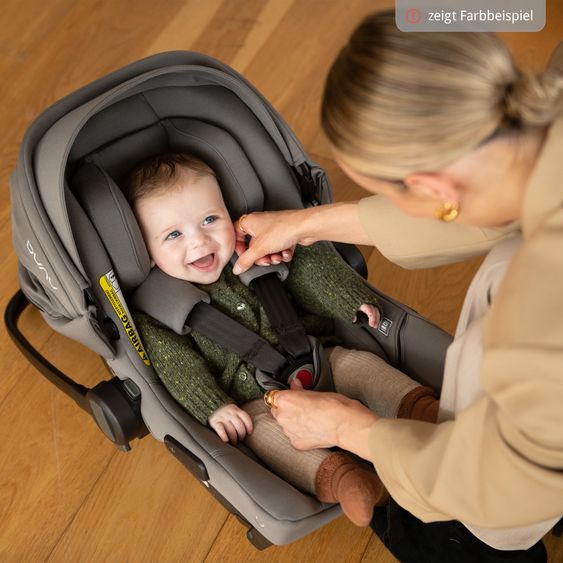 Nuna Babyschale PIPA urbn R 129 ab Geburt bis 13 kg (40 cm - 75 cm) mit Isofix inkl. Sitzverkleinerer & Sonnenverdeck nur 3,3 kg - Cedar