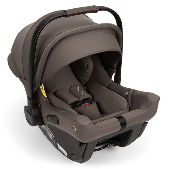 Nuna Babyschale PIPA urbn R 129 ab Geburt bis 13 kg (40 cm - 75 cm) mit Isofix inkl. Sitzverkleinerer & Sonnenverdeck nur 3,3 kg - Chestnut