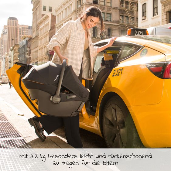 Nuna Babyschale PIPA urbn R129 ab Geburt bis 13 kg (40 cm - 75 cm) inkl. Sitzverkleinerer & Sonnenverdeck nur 3,3 kg mit Isofix - Caviar