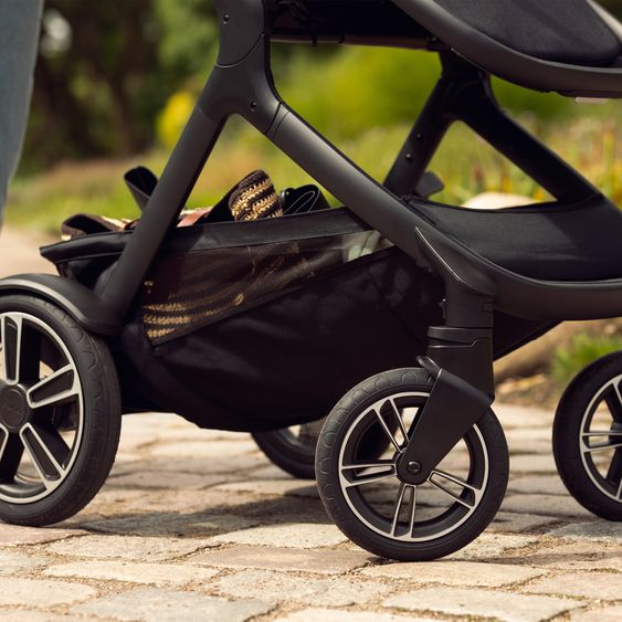 Nuna Buggy e Passeggino sportivo DEMI next bis 22 kg con Rider Board, chiusura magnetica della cintura, sedile Allwetter reversibile, maniglione regolabile in altezza, protezione visiva integrata incl. adattatore e copertura antipioggia - Caviar