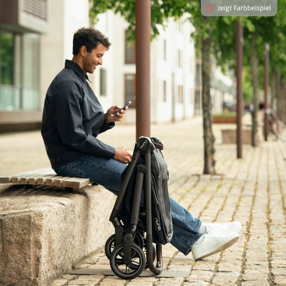 Nuna Passeggino Swiv fino a 22 kg con cintura magnetica, sedile sportivo convertibile, maniglione regolabile in altezza, adattatore incluso, borsa per il trasporto, portabicchieri e parapioggia - Biscotti