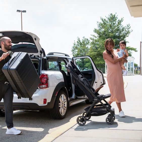 Nuna Buggy & Sportwagen TRVL bis 22 kg belastbar nur 7 kg leicht mit Liegefunktion inkl. Regenschutz & Transporttasche - Caviar
