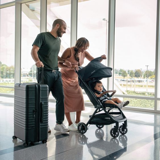 Nuna Buggy & Sportwagen TRVL bis 22 kg belastbar nur 7 kg leicht mit Liegefunktion inkl. Regenschutz & Transporttasche - Caviar