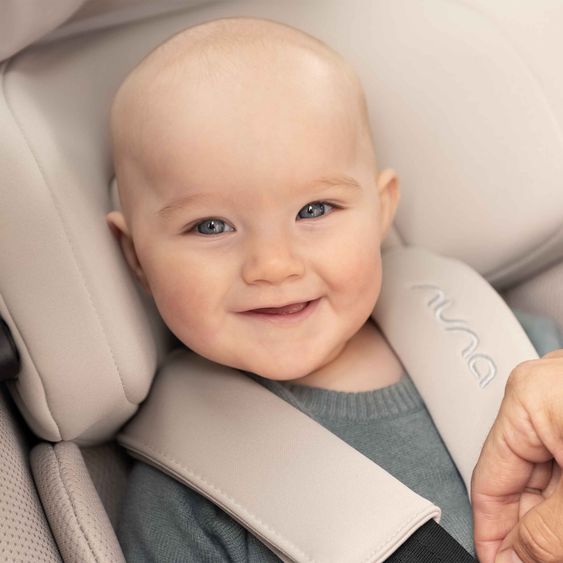 Nuna Reboarder Car Seat PRUU Aire i-Size 360° rotatable from birth to 4 years (40 cm - 105 cm) incl. base station & seat reducer - Biscotti