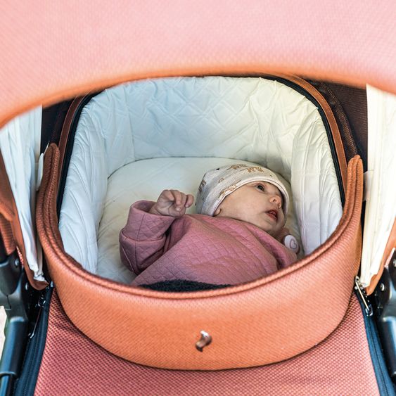 Osann Kombi-Kinderwagen Vamos bis 22 kg belastbar mit Luftreifen, Teleskopschieber, umsetzbare Sitzeinheit, Babywanne mit Matratze, Insektenschutz & Regenschutz - Caramel