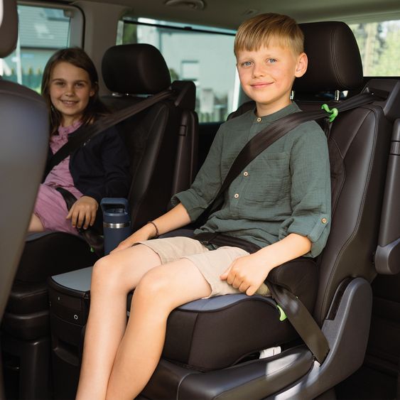 Osann Seggiolino di rialzo Junior Isofix Gurtfix i-Size da 7 anni a 12 anni (126 cm - 150 cm) solo 3,3 kg - Nero