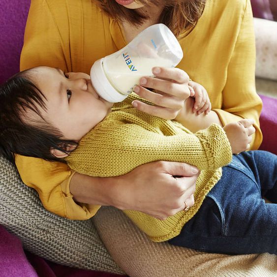 Philips Avent PP bottle Naturnah 260 ml - silicone size 2 - SCF033/17