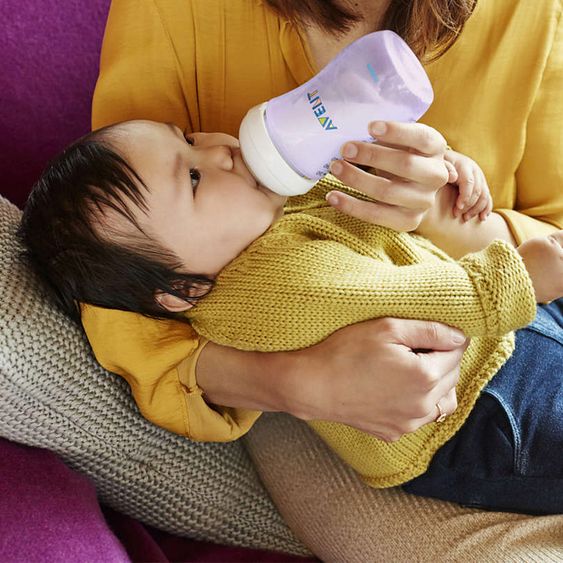 Philips Avent PP-Flasche Naturnah 260ml - Silikon 2 Loch - SCF693/14 - Natural Purple