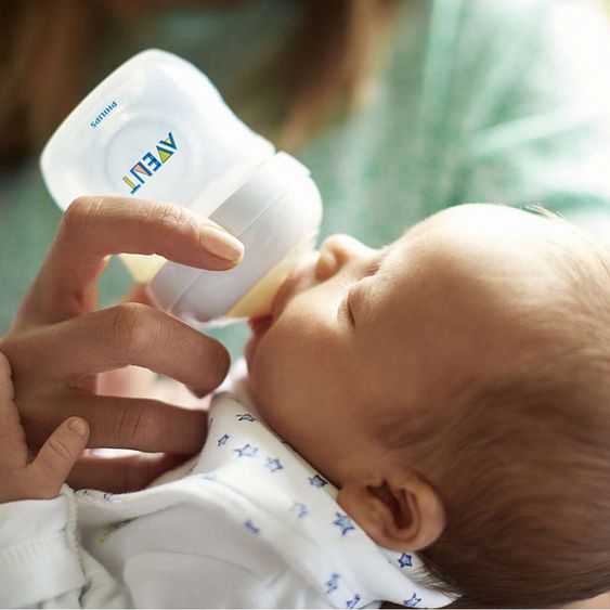 Philips Avent Premium Still-Set Deluxe 74-tlg. - elektr. Milchpumpe + 5 PP-Flaschen + 5 Mehrwegbecher + 60 Stilleinlagen + 3 Mulltücher