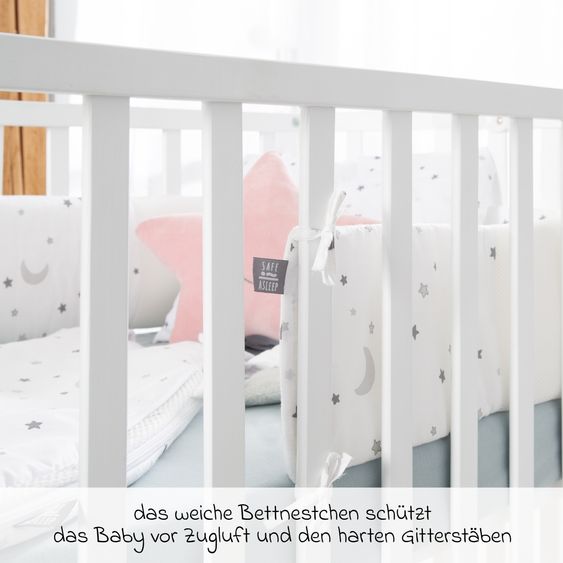 Pinolino Babybett-Komplett-Set Carla Buche teilmassiv lackiert  3-fach höhenverstellbar, 3 Schlupfsprossen inkl. Bettwäsche, Nestchen & Matratze 70 x 140 cm - Weiß